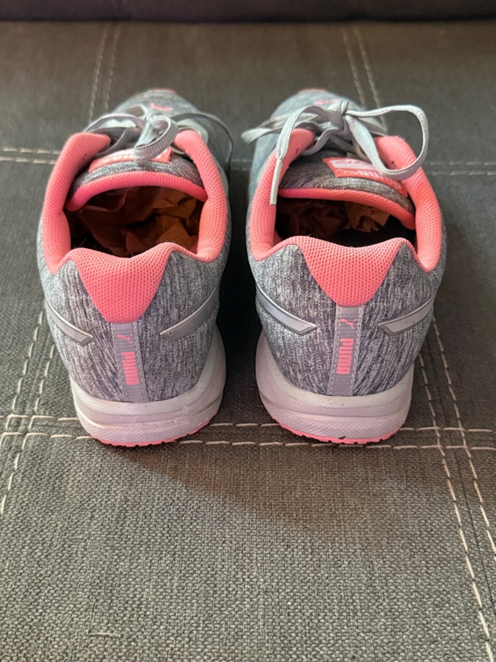 EUC Puma Narita Pink & Heathered Gray Sneakers - Picture 2 of 6